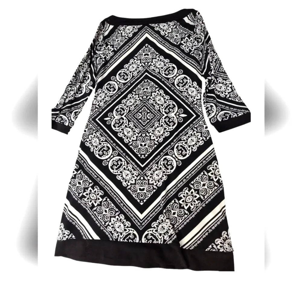 White House Black Market 3/4 sleeve shift Dress - Picture 2 of 3